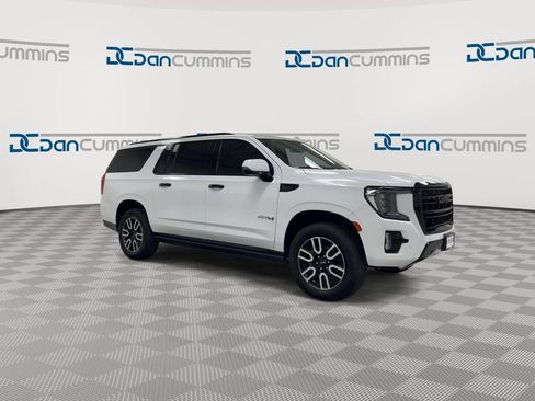 Used 2022 GMC Yukon XL AT4 AWD/4WD image 2