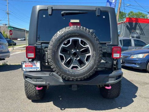 Used 2015 Jeep Wrangler Unlimited Rubicon AWD/4WD image 4