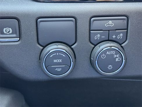 Used 2025 Chevrolet Silverado 1500 LT w/ LPO, Dark Essentials Package image 23