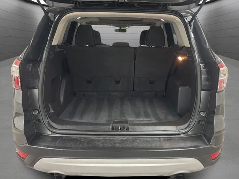 Used 2018 Ford Escape SE FWD image 19