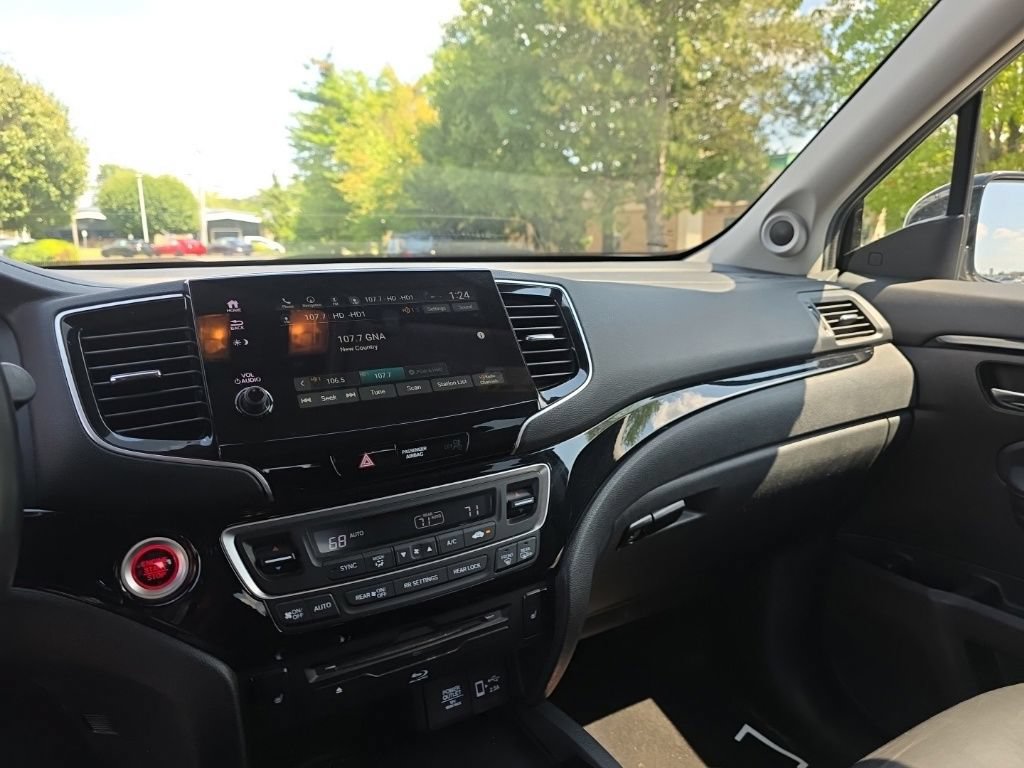 Used 2022 Honda Pilot Touring image 21