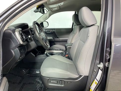 Used 2023 Toyota Tacoma SR5 AWD/4WD image 10