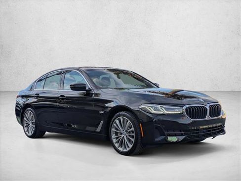 Certified 2023 BMW 530e w/ Convenience Package image 3