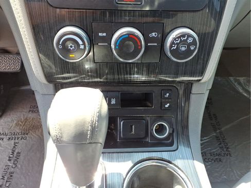 Used 2017 Chevrolet Traverse LT w/ Style and Technology Package image 21