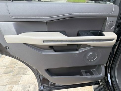 Used 2019 Ford Expedition XLT w/ Equipment Group 202A RWD image 15