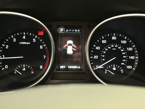 Used 2018 Hyundai Santa Fe Sport image 14