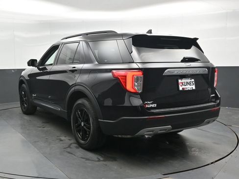 Used 2023 Ford Explorer XLT w/ Equipment Group 202A AWD/4WD image 9