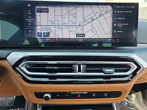 Used 2023 BMW 330i Sedan w/ M Sport Package image 21