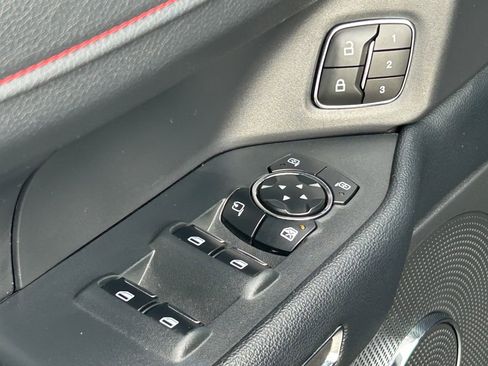 Used 2023 Ford Expedition Limited image 28