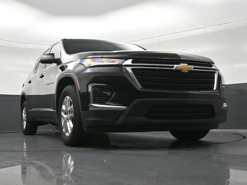 Used 2023 Chevrolet Traverse LS FWD image 30