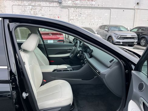 Used 2025 Hyundai Sonata SEL FWD image 28