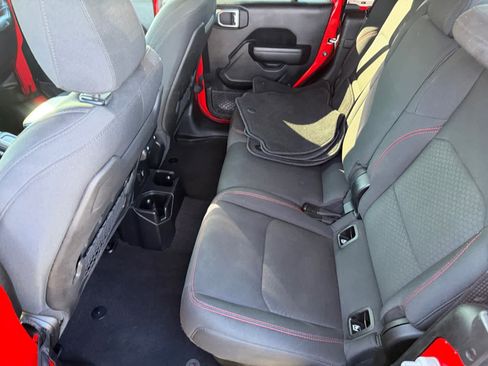 Used 2021 Jeep Gladiator Rubicon image 10