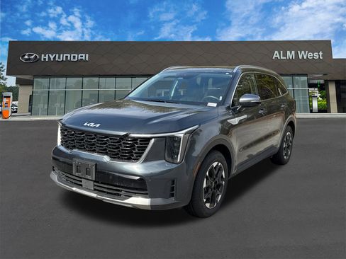 Used 2024 Kia Sorento S image 1
