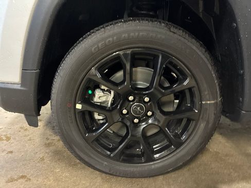 New 2025 Jeep Compass Latitude w/ Sun & Sound Group AWD/4WD image 27