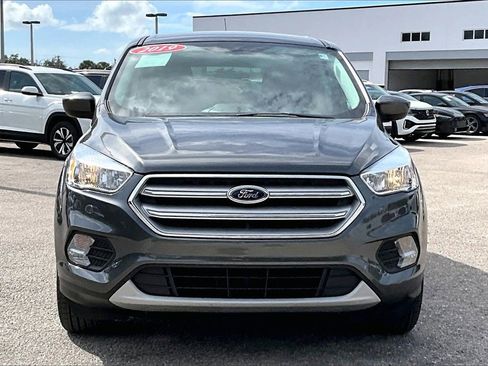 Used 2019 Ford Escape SE image 10