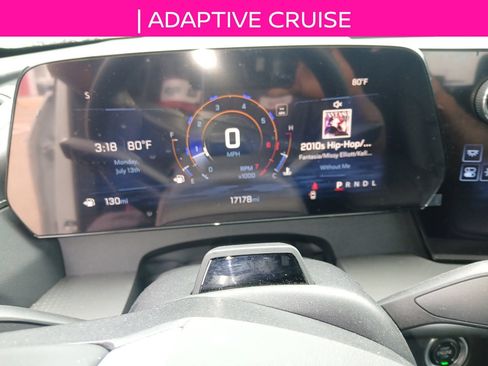 Used 2024 Chevrolet Traverse LT w/ Enhanced Driving Package FWD image 12