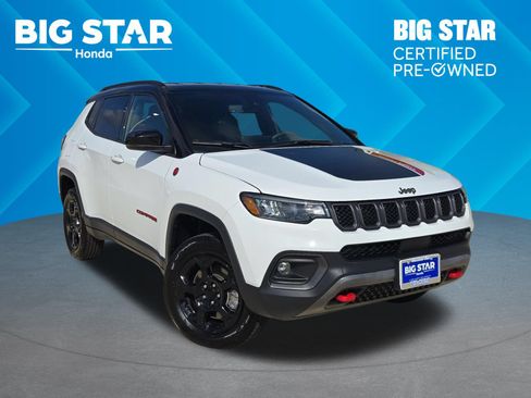 Used 2024 Jeep Compass Trailhawk AWD/4WD image 1