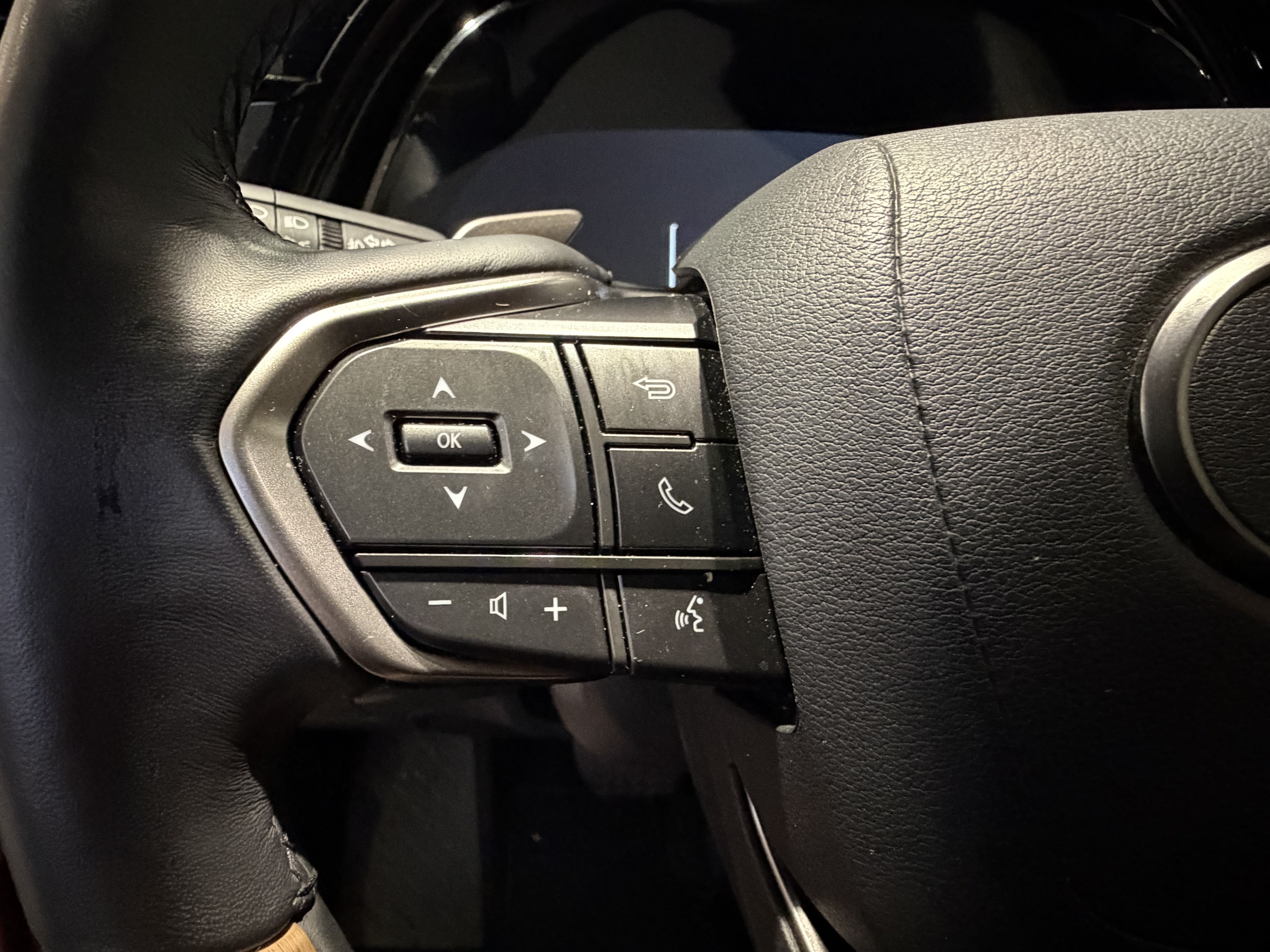Used 2026 Lexus RX 350 Premium w/ Accessory Package (Z1) FWD image 18
