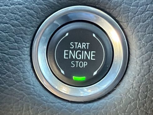 Used 2024 GMC Yukon Denali w/ Denali Reserve Package image 40