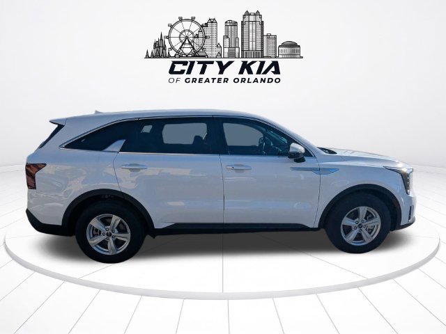 Used 2026 Kia Sorento LX FWD image 7