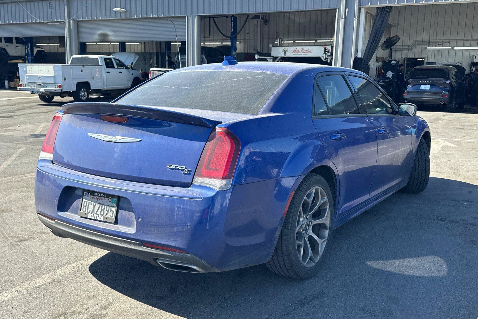 Used 2018 Chrysler 300 S w/ 300S Premium Group RWD image 4