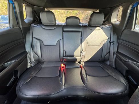 Used 2025 Jeep Compass Trailhawk image 34