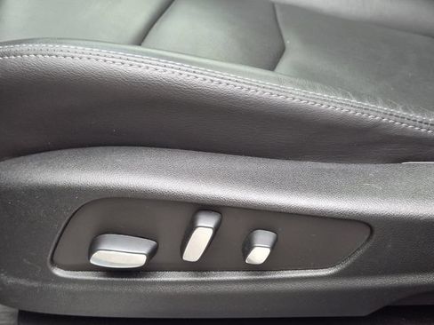 Certified 2023 Cadillac XT5 Sportv w/ LPO, Floor Liner Package AWD/4WD image 20