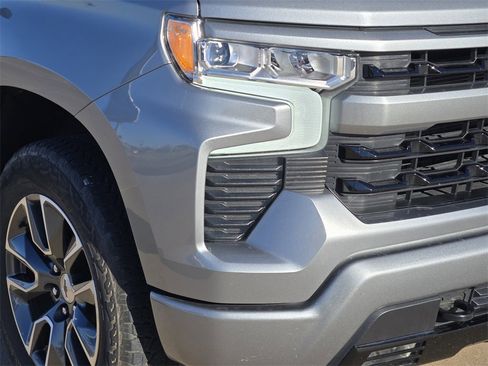Used 2024 Chevrolet Silverado 1500 RST w/ Z71 Off-Road Package image 29