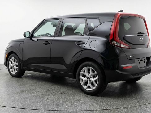 Used 2025 Kia Soul LX w/ LX Technology Package FWD image 6