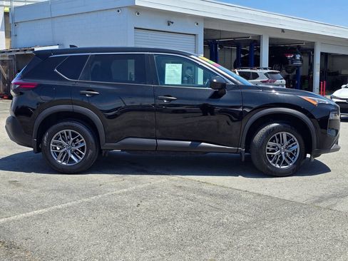 Used 2022 Nissan Rogue S AWD/4WD image 8