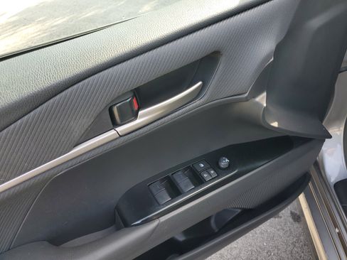 Used 2025 Toyota Camry SE FWD image 12