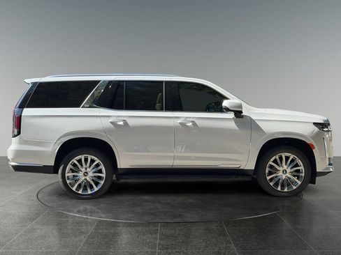 Used 2024 Cadillac Escalade Premium Luxury AWD/4WD image 10
