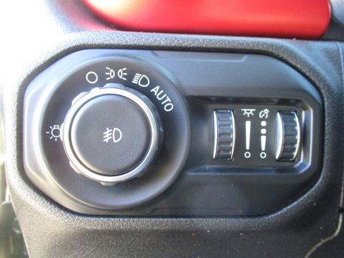 Used 2021 Jeep Wrangler Unlimited Rubicon w/ Uconnect 4C Nav & Sound Group image 36