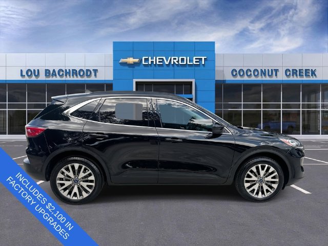 Used 2021 Ford Escape Titanium w/ Class II Trailer Tow Package AWD/4WD image 9