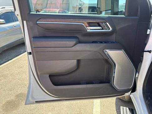 Used 2024 Chevrolet Silverado 2500 High Country w/ Technology Package AWD/4WD image 7