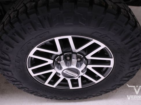 Used 2019 Ford F250 Lariat w/ Lariat Ultimate Package image 34