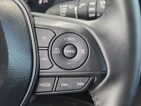 Used 2026 Toyota Corolla Cross LE FWD image 23