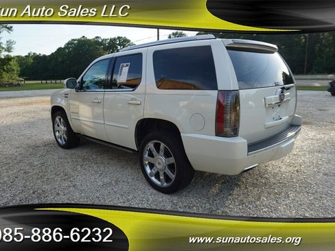 Used 2014 Cadillac Escalade Premium RWD image 41