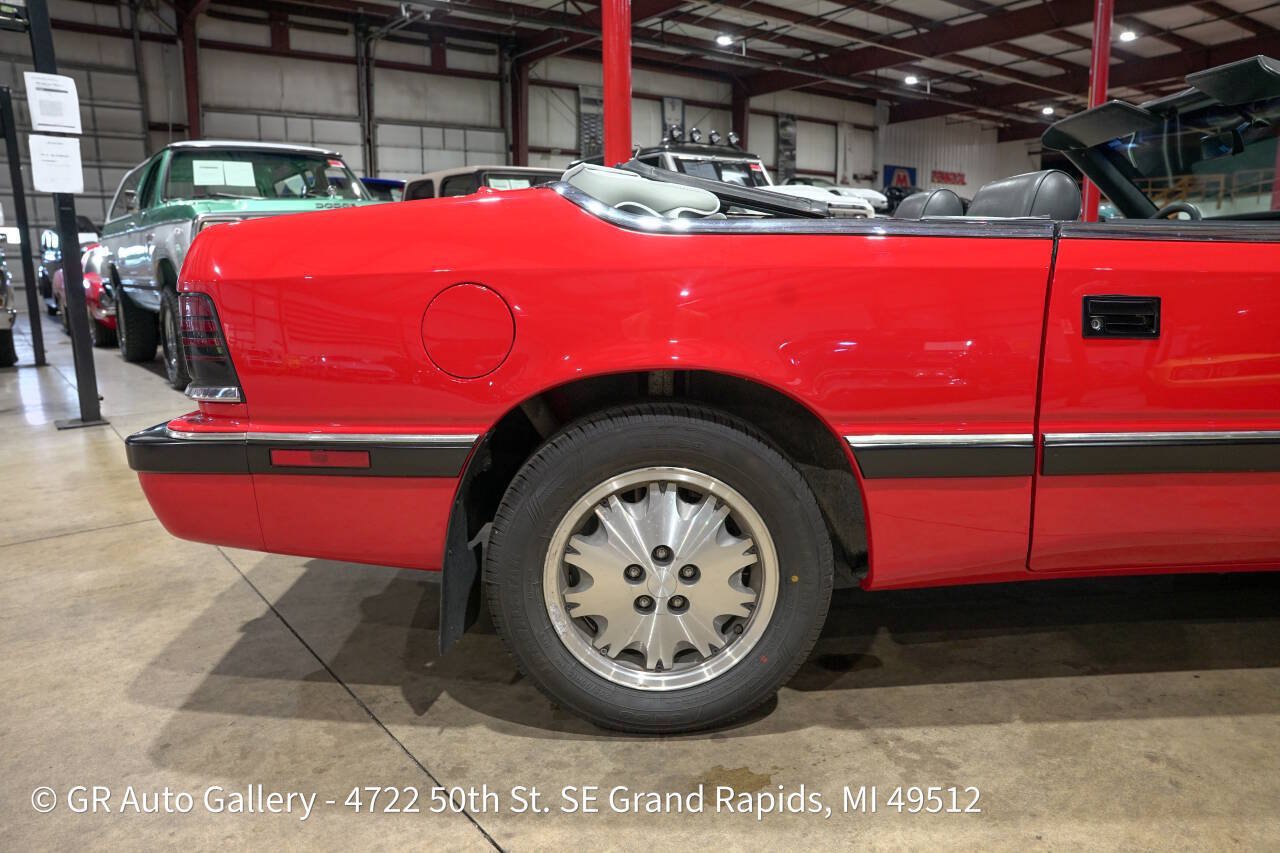 Used 1988 Chrysler LeBaron Convertible FWD image 9