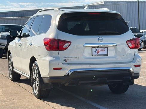 Used 2020 Nissan Pathfinder SV w/ Cargo Package image 6