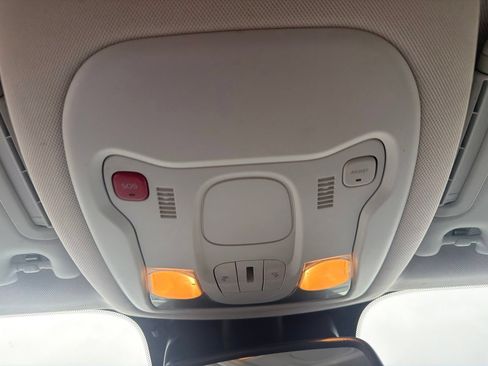 Used 2021 Jeep Renegade Latitude w/ Convenience Group AWD/4WD image 15