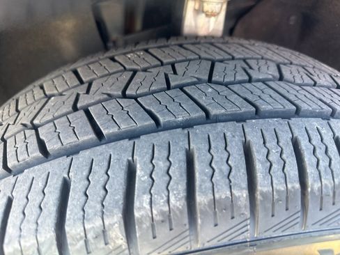 Used 2021 Jeep Grand Cherokee Laredo X image 9