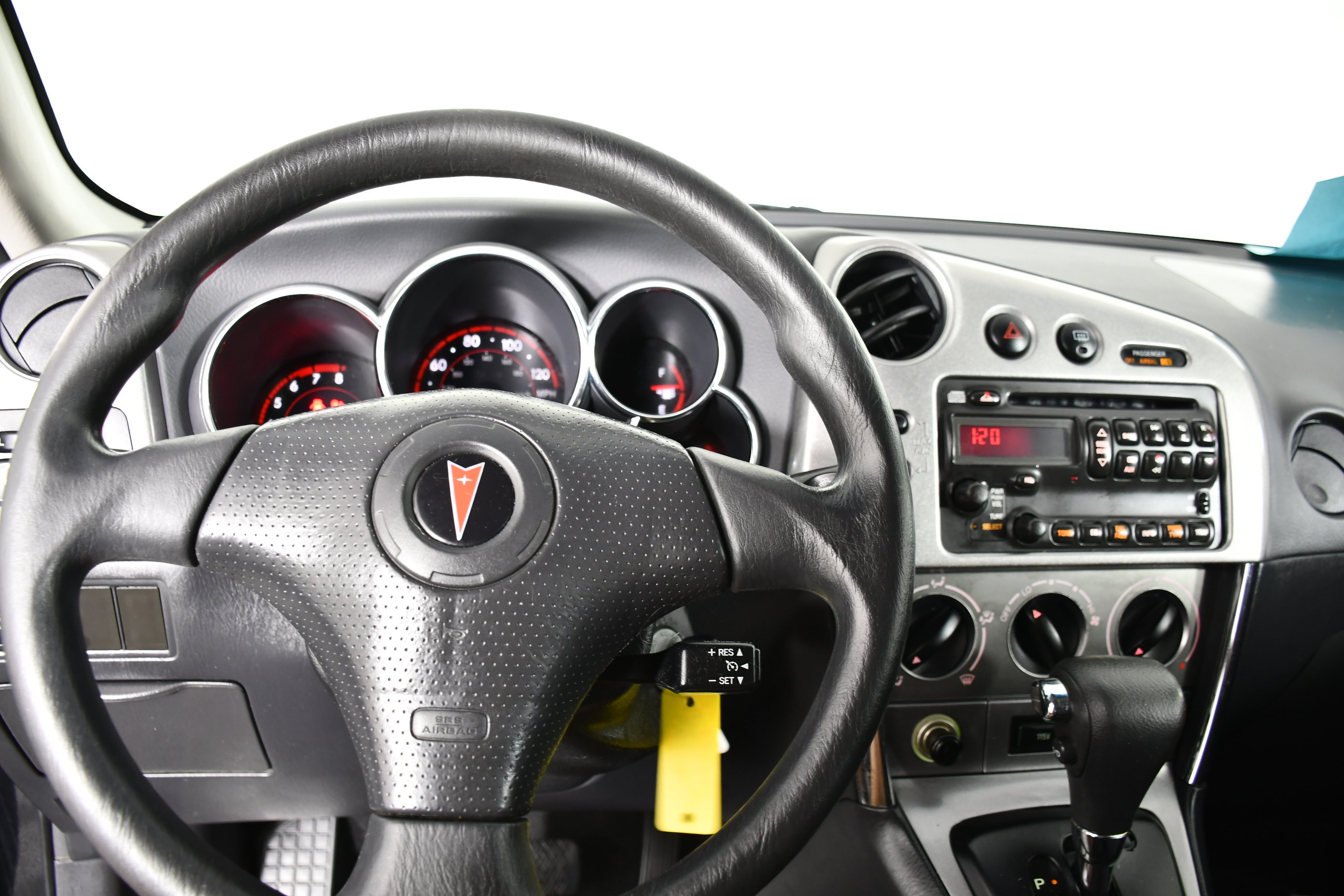 Used 2005 Pontiac Vibe w/ Power Group Value Package FWD image 16