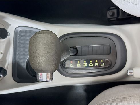 Used 2009 Hyundai Accent GLS w/ Premium Pkg 6 FWD image 17