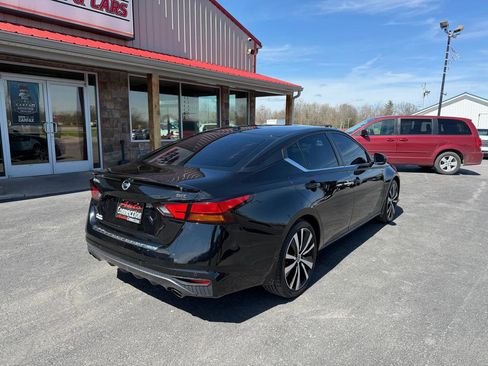 Used 2021 Nissan Altima 2.5 SR w/ SR Premium Package image 4