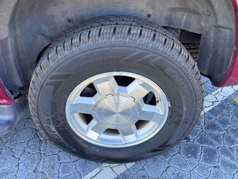 Used 2005 GMC Yukon SLT w/ SLT Preferred Equipment Group image 34