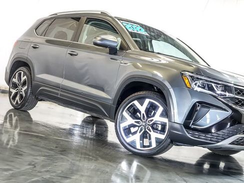 Used 2022 Volkswagen Taos SEL AWD/4WD image 5