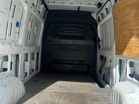 Used 2023 Mercedes-Benz Sprinter 2500 w/ Acoustic Package image 18