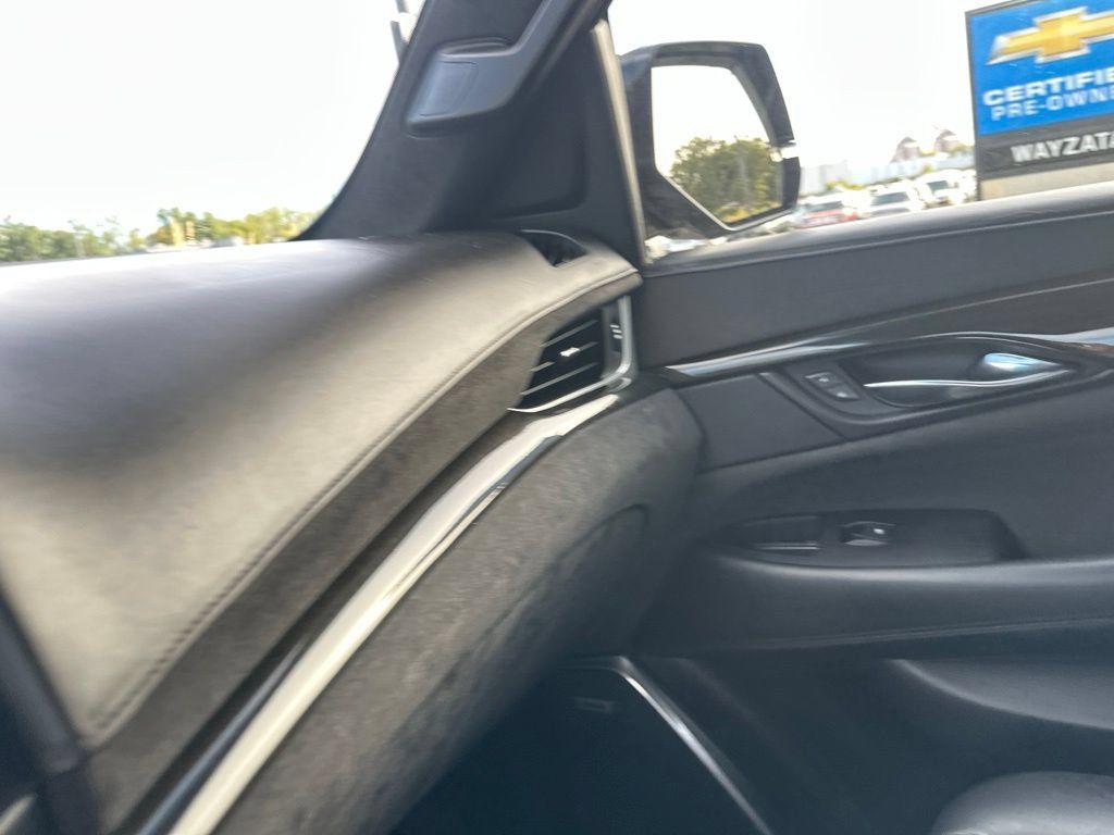 Used 2020 Cadillac Escalade Platinum w/ Escalade Sport Edition AWD/4WD image 29