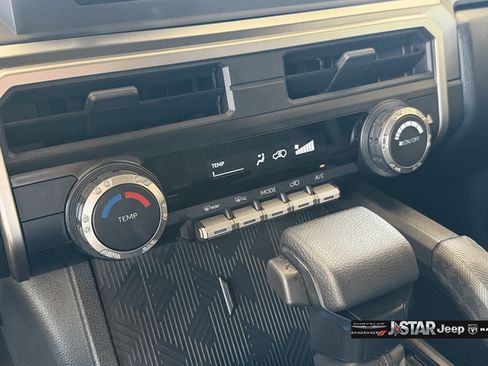 Used 2025 Toyota 4Runner SR5 AWD/4WD image 23